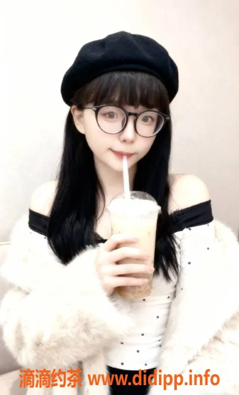 深圳楼凤-罗湖心心，嫩妹服务，价格800起