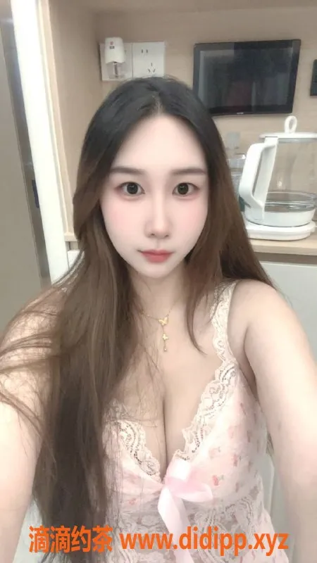 深圳楼凤-宝安御姐小幂，69式服务仅498p