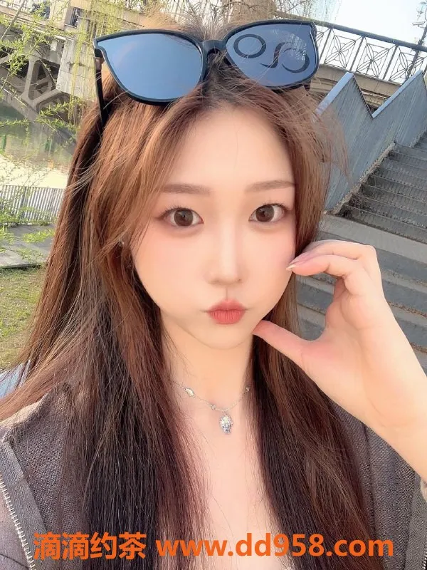 深圳楼凤资源信息,深圳南山小奈，1200元六九服务，优质体验等你来