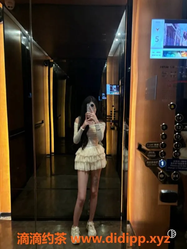 广州楼凤-广州天河嫩妹安安，700元可享舌吻与六九服务