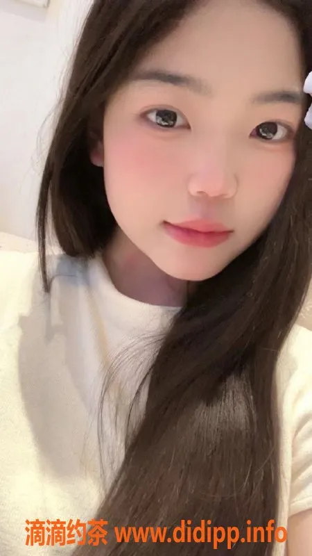 成都楼凤资源信息,成都市萌月，16岁158cm匀称小妹，600元一次服务