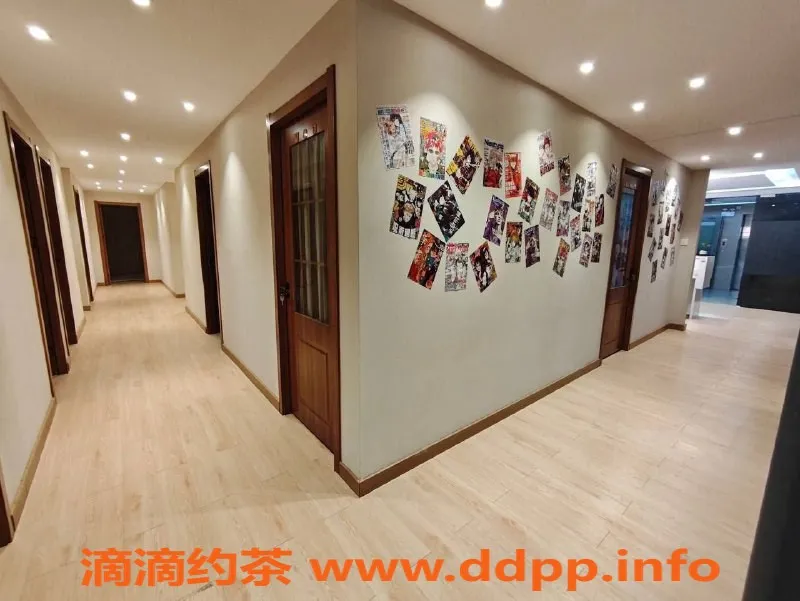 广州楼凤资源信息,白云京溪地铁口超豪华助教服务，清纯00后在等你！