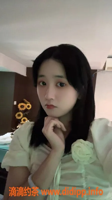 成都楼凤-成华区小鹿，嫩妹车体验7p，超值享受