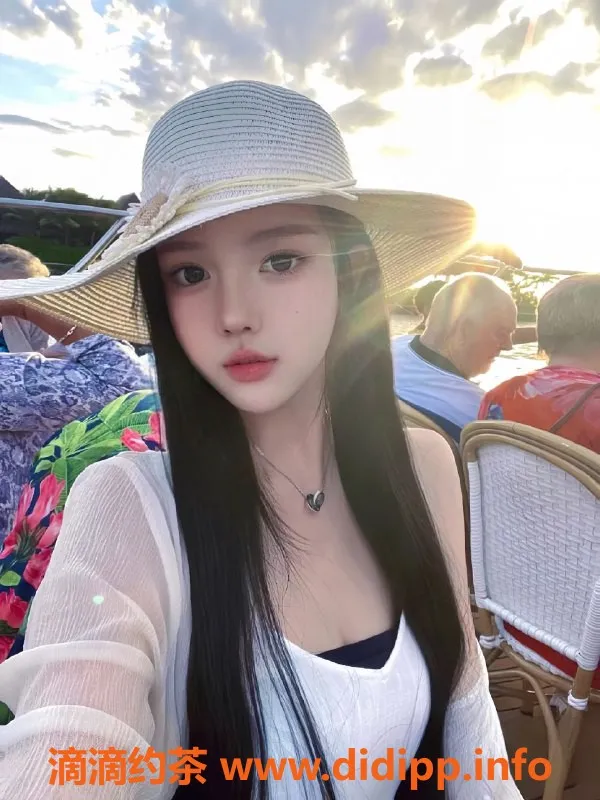 东莞楼凤-东莞小雪，优质服务体验，性感内衣魅力无限