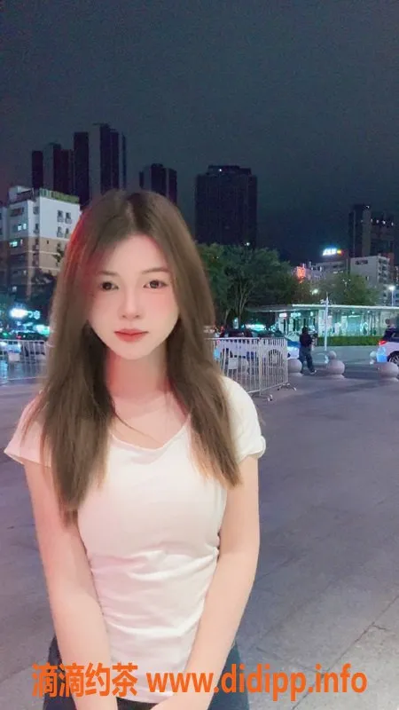 深圳楼凤-福田嫩妹希蕊，800元享鸳鸯浴服务