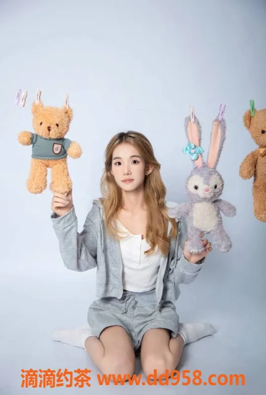 广州楼凤-天河小丸子，少女身材，服务热情