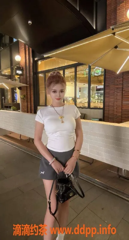 温州楼凤-温州瓯北美容院老板娘 舌吻服务