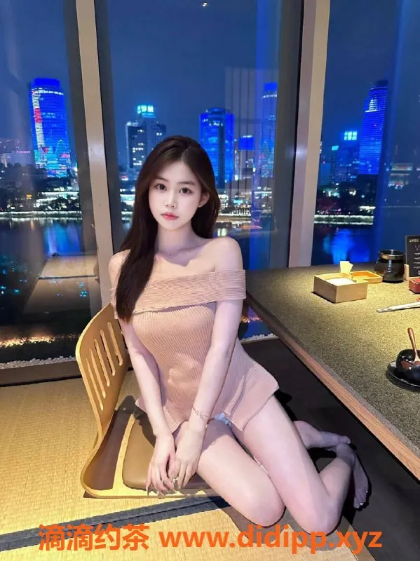 深圳楼凤-龙华小玉，18岁，165B，小巧玲珑，只需800P