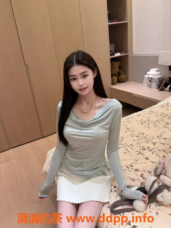 深圳楼凤-龙华小玉，18岁，165B，小巧玲珑，只需800P