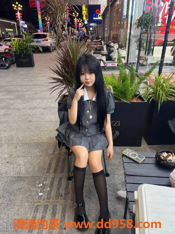 广州楼凤-广州番禺兔兔，700元软萌嫩妹服务