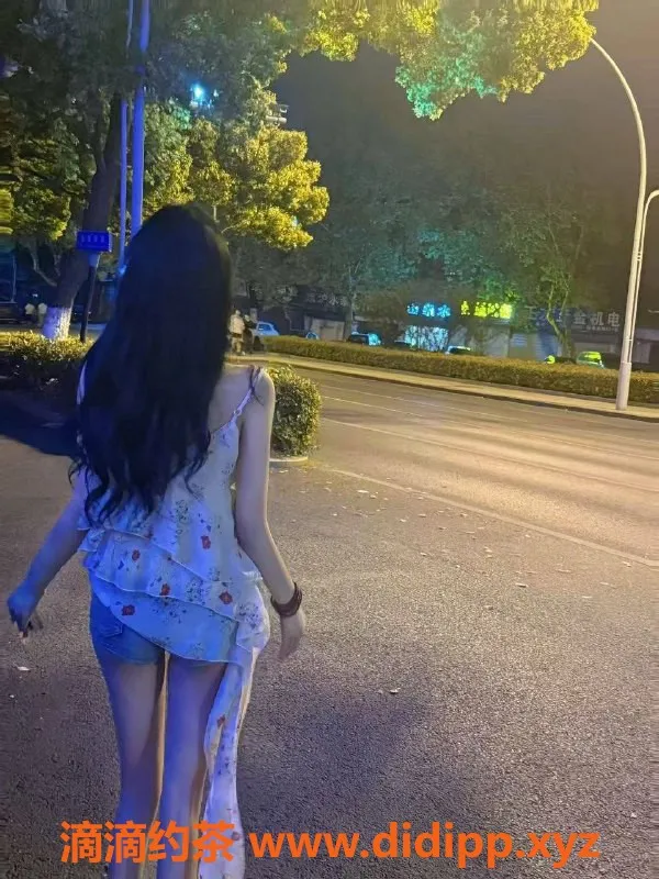 深圳楼凤-深圳南山嫩妹小云，双向舌吻体验，消费1000起