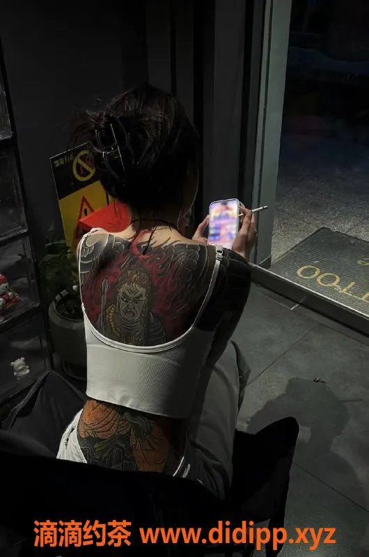 深圳楼凤-宝安允儿 165cm 42kg 舌吻女友感