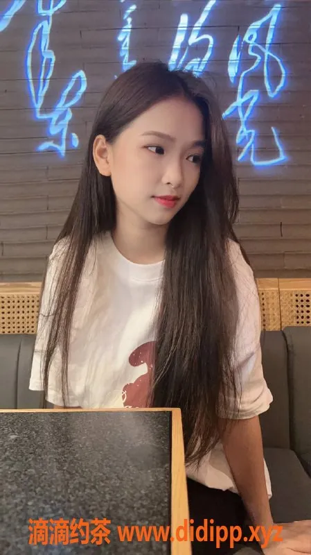 深圳楼凤-宝安可欣20岁163cm 46kg 900元服务推荐