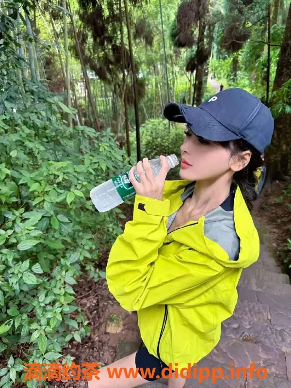 深圳楼凤资源信息,深圳南山嫩妹秋子，1500元/次，视频验证！