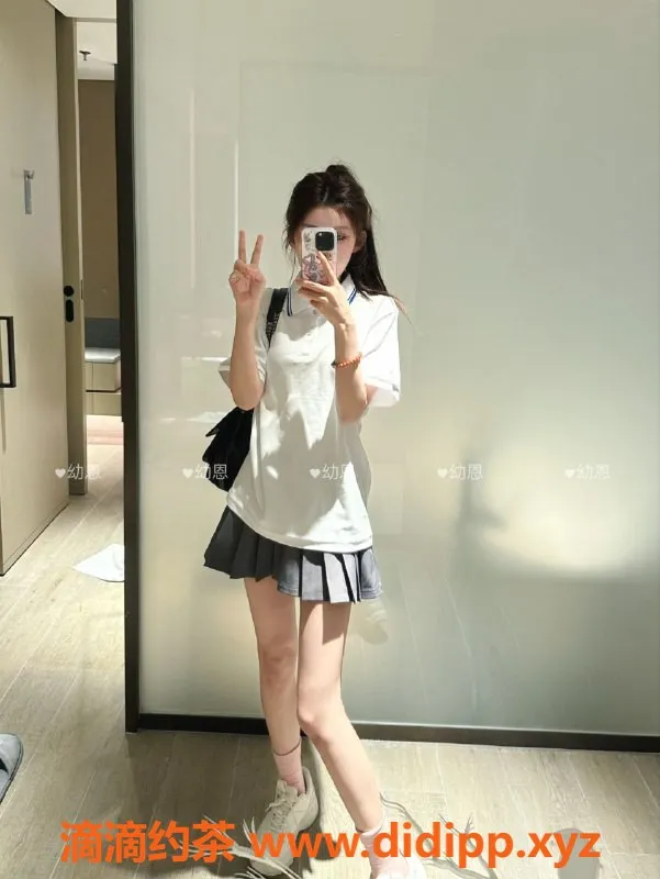 深圳楼凤-福田幼恩：165cm、90斤模特，舌吻服务