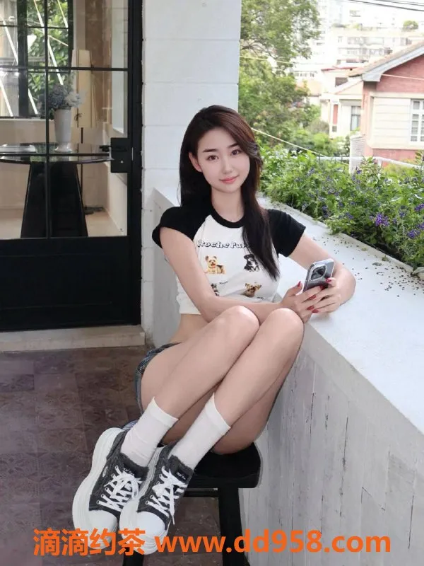 深圳楼凤-罗湖欧露楠，1200p嫩妹69式服务等你来体验！