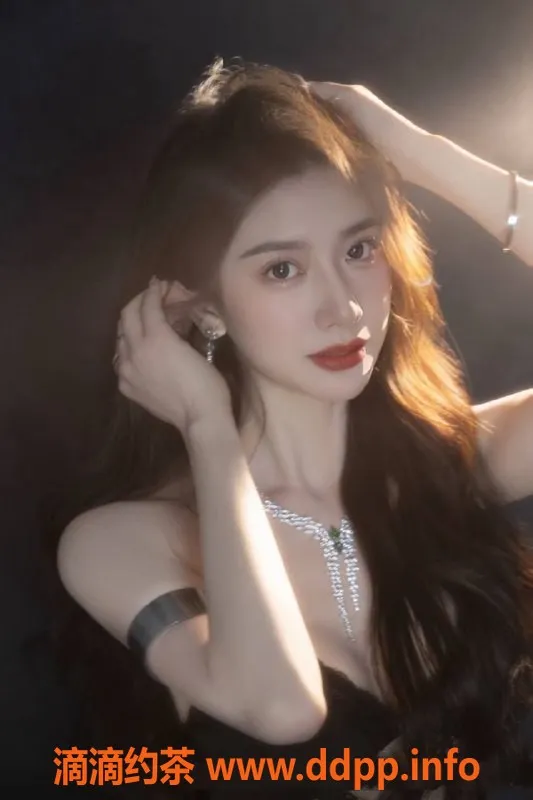 深圳楼凤-龙华贝贝，166cm，100斤，1300元起服务