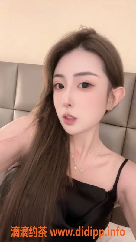 广州楼凤-天河嫩妹小冉，颜值与美腿兼具