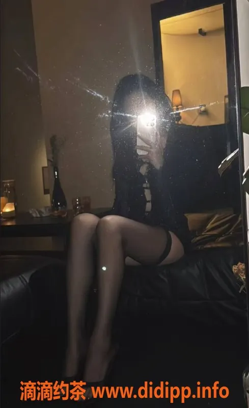 广州楼凤资源信息,天河嫩妹小冉，颜值与美腿兼具