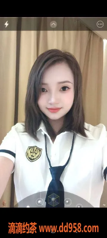 深圳楼凤-宝安玲珑，私密服务500元起，专业热情！