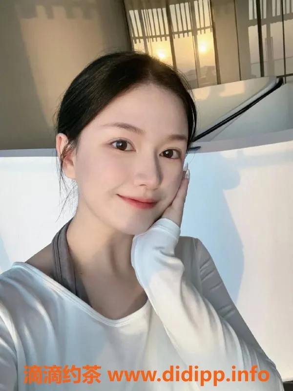 深圳楼凤-南山野蔷薇，161cm96斤，服务多样，1300起！