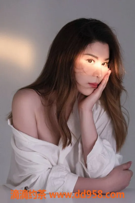 广州楼凤-白云巨乳少妇贝儿，水费500p服务超赞！