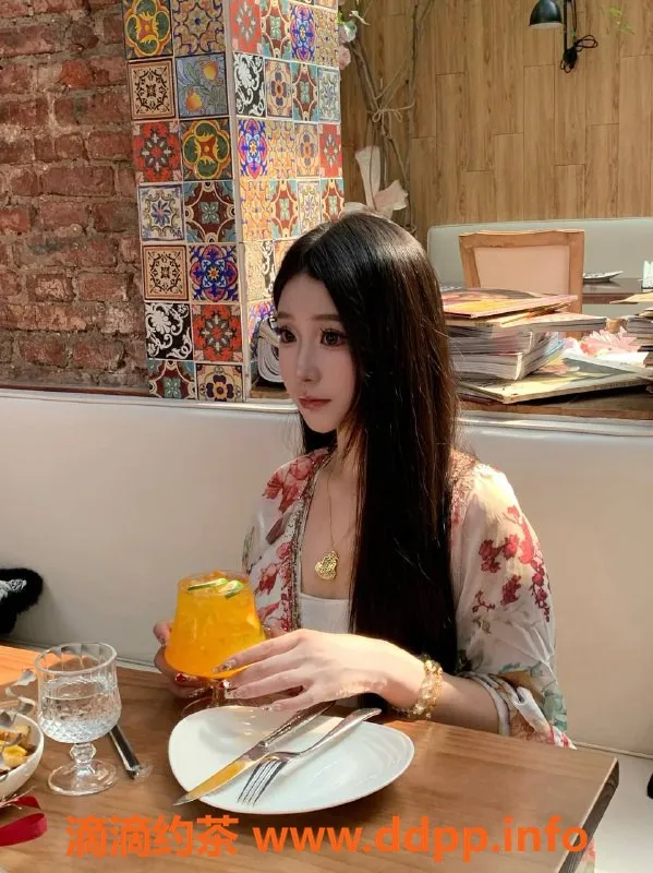 深圳楼凤-南山20岁嫩妹CC，165cm/46kg，优质服务