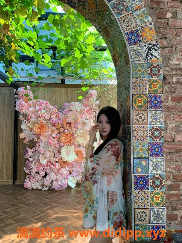 深圳楼凤-南山20岁嫩妹CC，165cm/46kg，优质服务