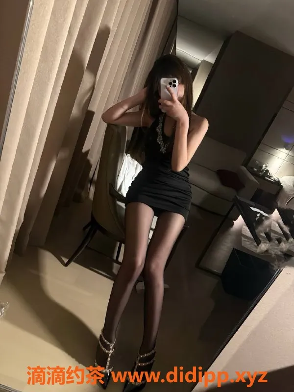 深圳楼凤-龙岗嫩妹慧梓，1000P尽享69式服务