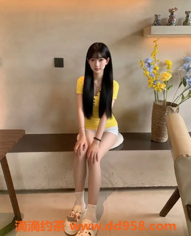 深圳楼凤-龙华小萱，900元轻松享受亲密服务