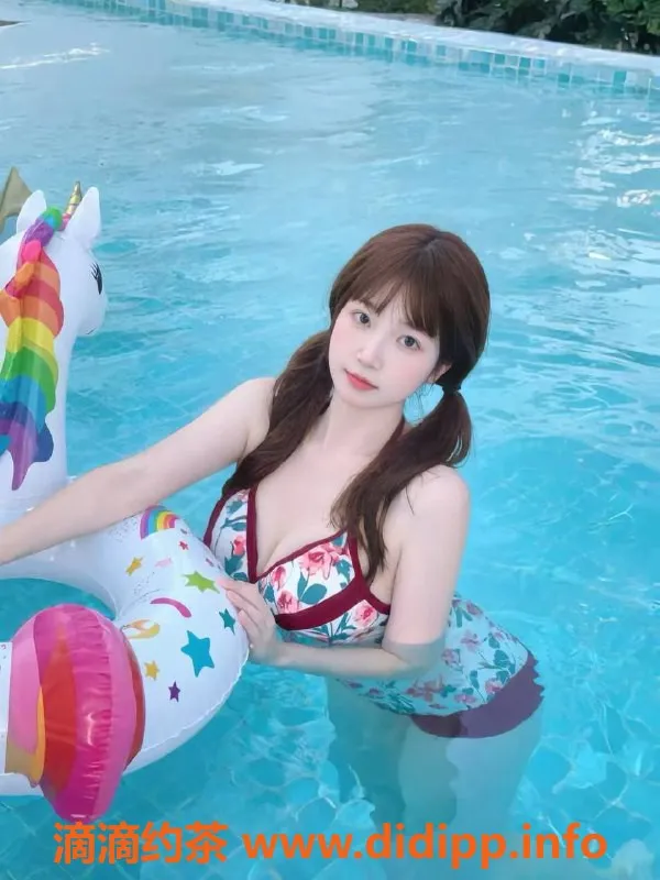 深圳楼凤-福田丸子，1300元无套口激情服务