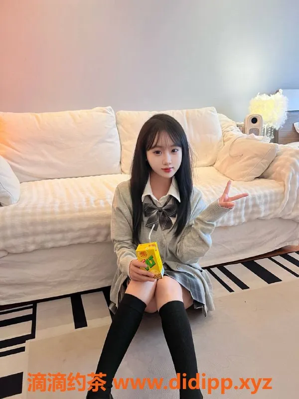 深圳楼凤-南山嫩妹知夏，1000p，69式服务体验！