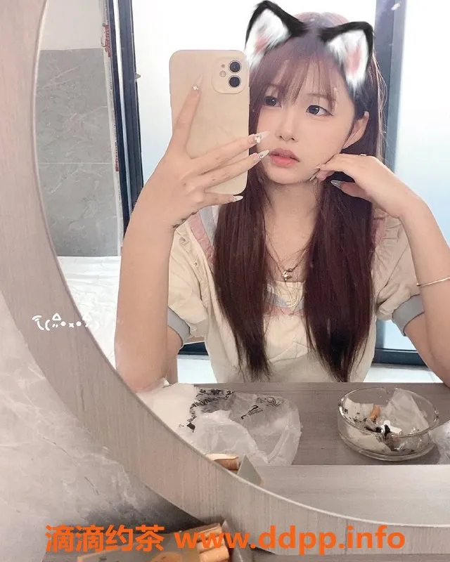 长沙楼凤-开福区18岁思思，158cm/40kg，B罩杯，服务全面！