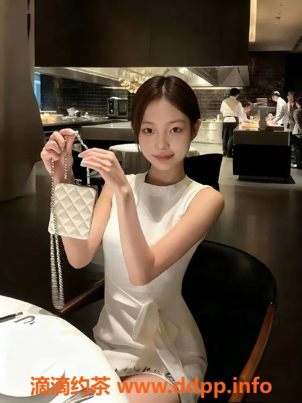 深圳楼凤-福田嫩妹菲菲，800p体验等你来！