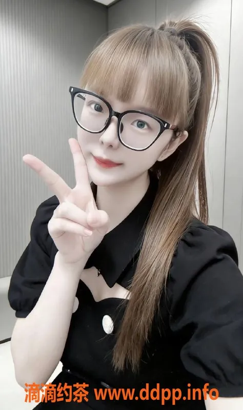 深圳楼凤-罗湖嫩妹心心，800元享受亲吻与69式服务