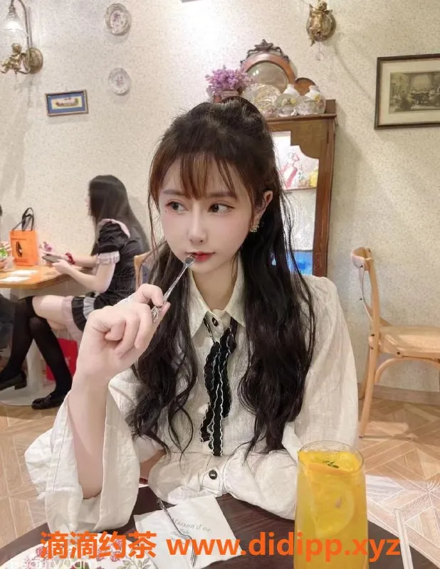 深圳楼凤-小琳，身材火辣，等你来约！