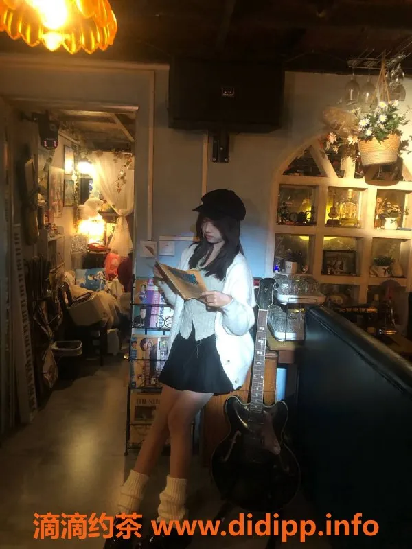 深圳楼凤-福田小七，18岁161b，42kg嫩妹服务，700P起