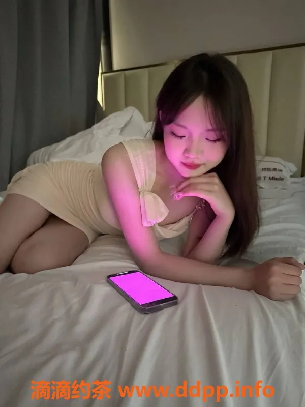 深圳楼凤-宝安甜甜18岁嫩妹，160cm 42斤可外出