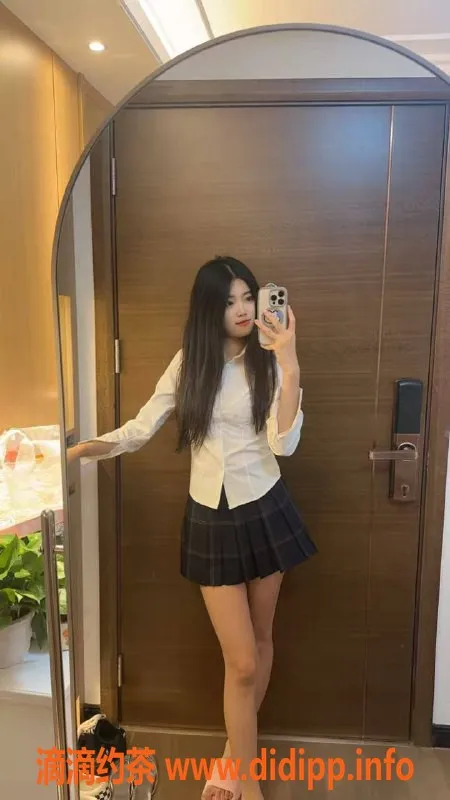 深圳楼凤-龙岗心心，嫩妹服务，1000元起