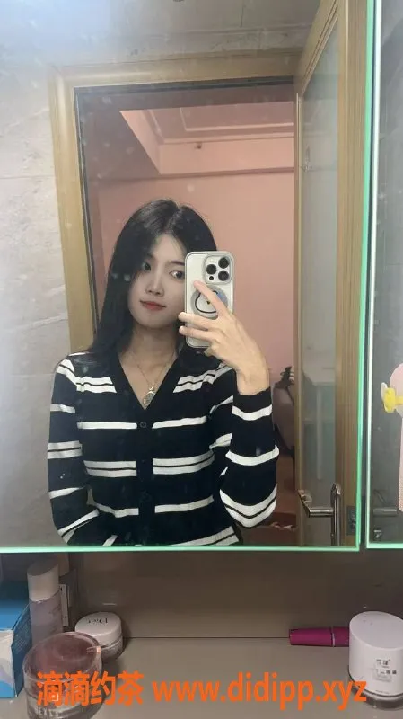 深圳楼凤-龙岗心心，嫩妹服务，1000元起