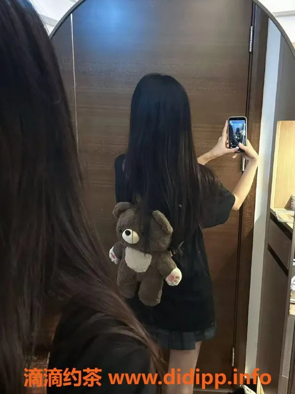 深圳楼凤资源信息,龙岗心心，嫩妹服务，1000元起