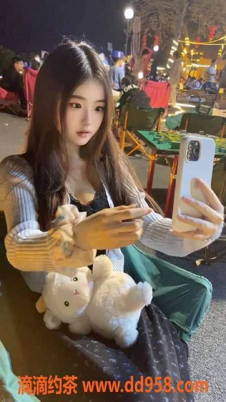 深圳楼凤-福田甜朵朵18岁165cm嫩妹服务热辣