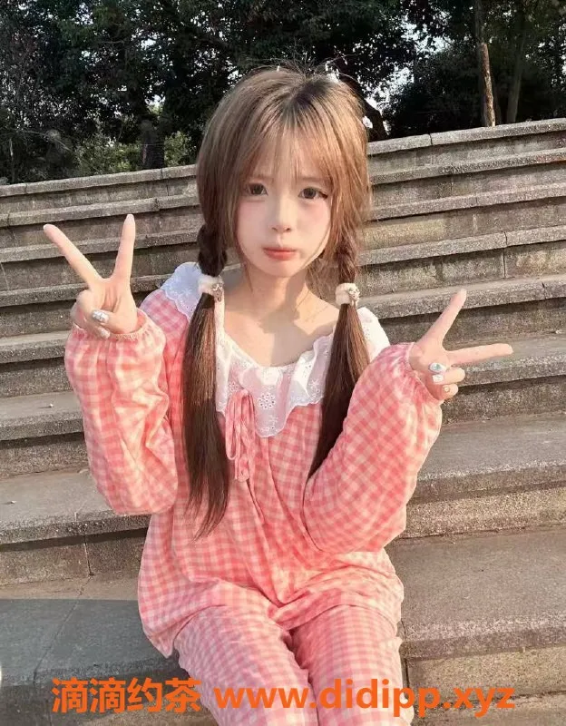 深圳楼凤-宝安瑶瑶18岁162cm 41kg嫩妹服务