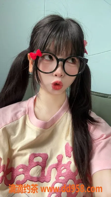 深圳楼凤-龙华小表妹165身高48斤，服务周到，800起