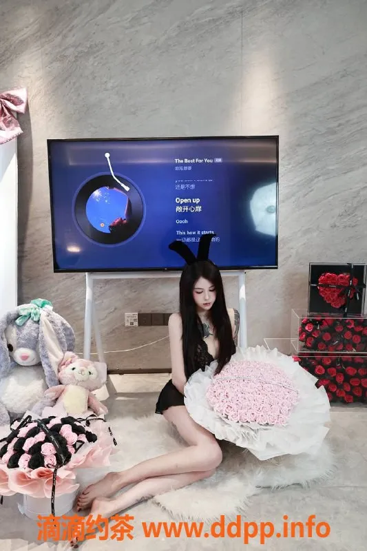 深圳楼凤-福田雯雯，1600P享受无与伦比的服务