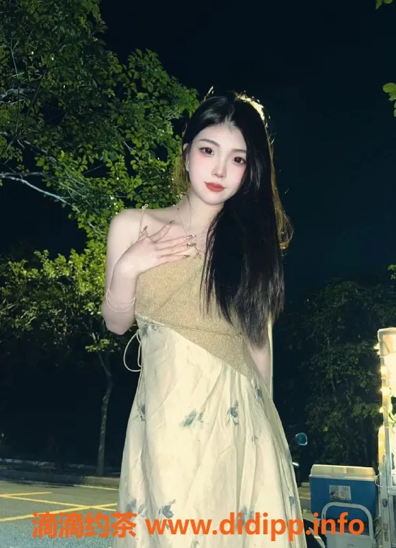 广州楼凤-天河嫩妹奶泡芙，600元制服丝袜服务