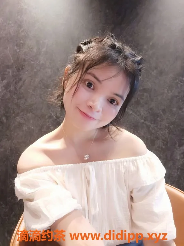 广州楼凤-金沙洲嫩妹可乐，水费600p，舌吻服务等你体验！