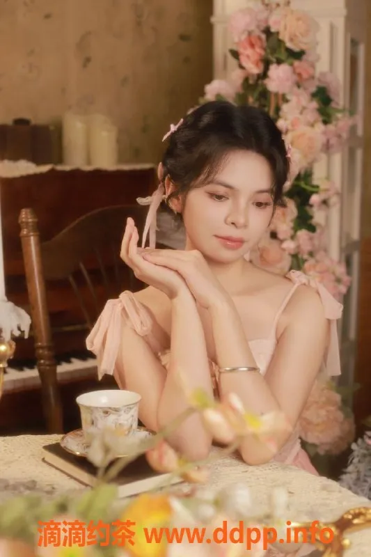 广州楼凤-金沙洲嫩妹可乐，水费600p，舌吻服务等你体验！