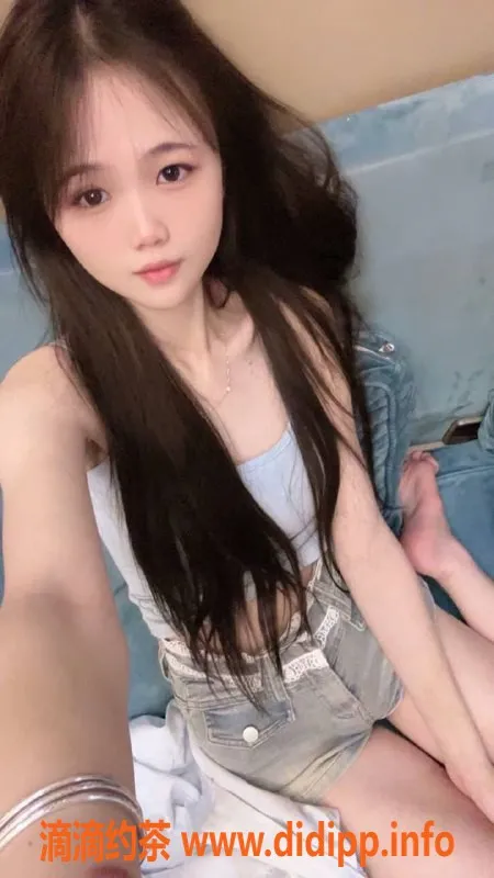 广州楼凤资源信息,天河小不点，800元舌吻嫩妹服务，等你来约！