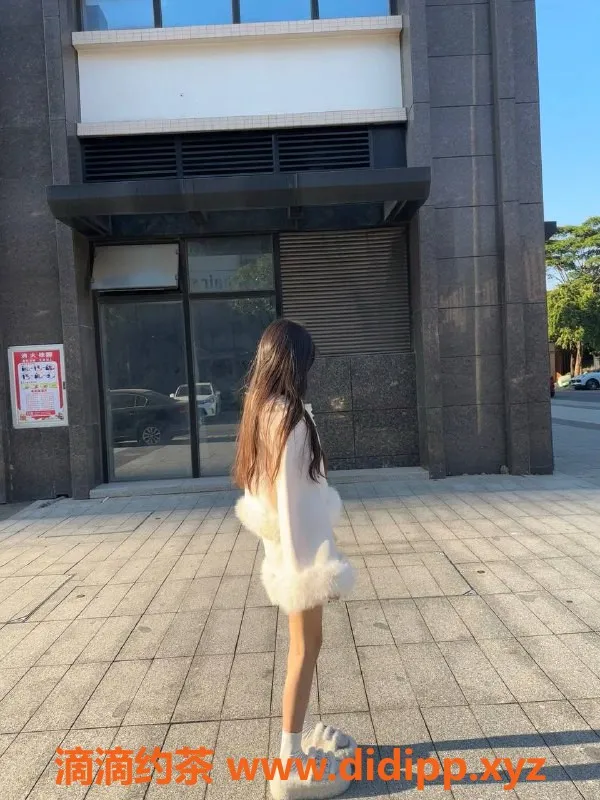 深圳楼凤-罗湖小鱼18岁娇小女孩，160高40轻盈只需1000P